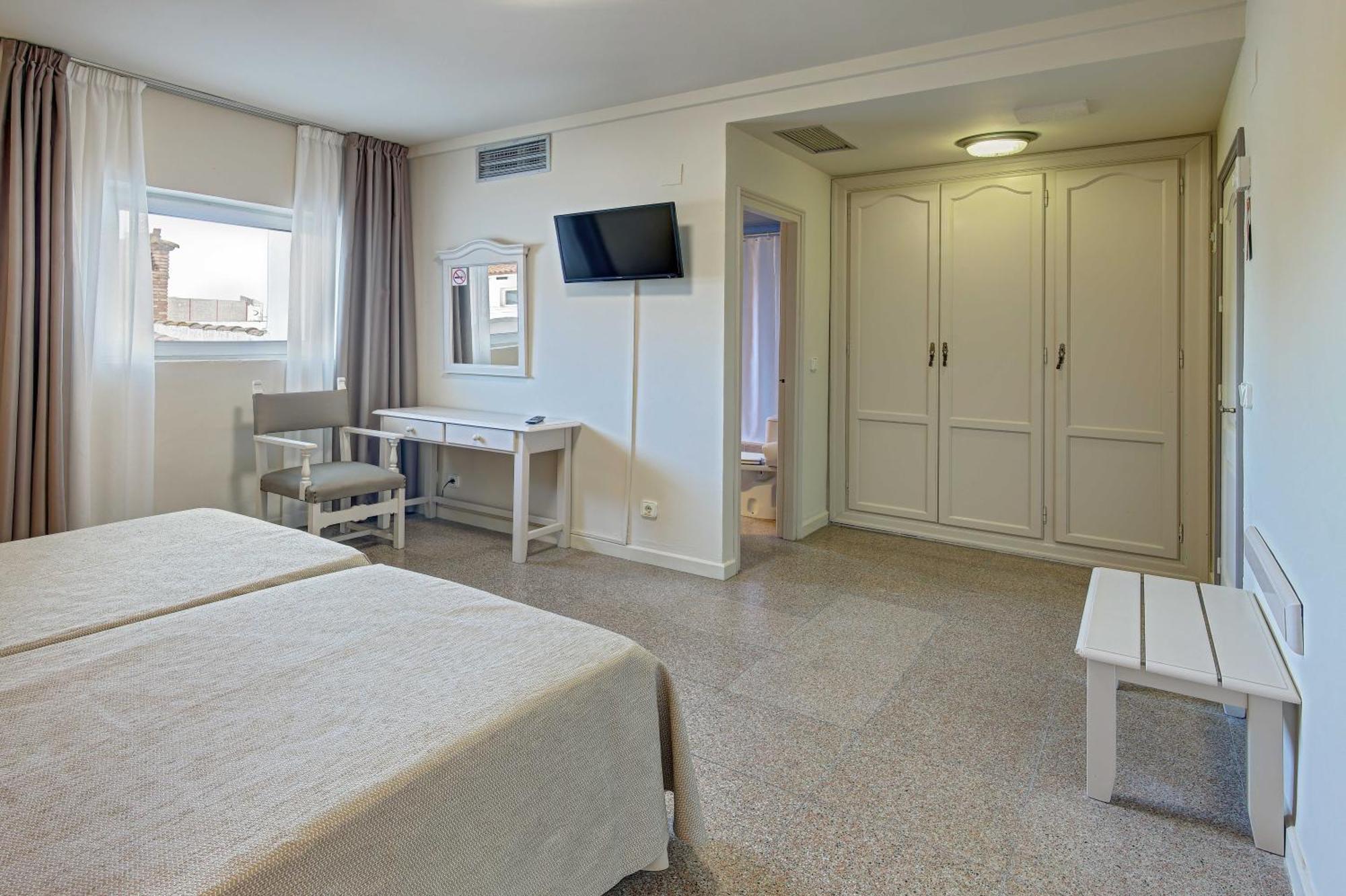 Hotel Castell Blanc Ampuriabrava